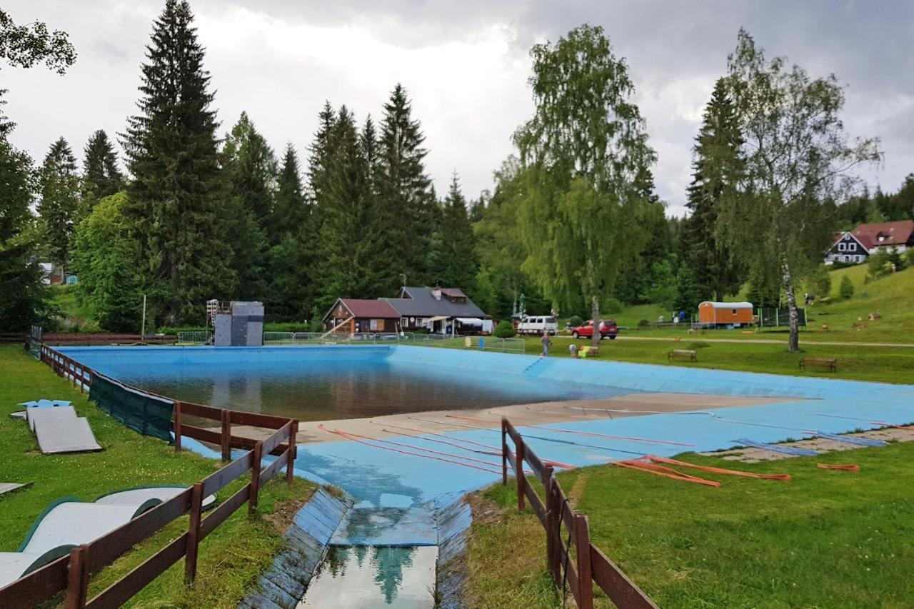 Enjoyharrachov: Central Apartment with Garden View and Entertainment Exterior photo