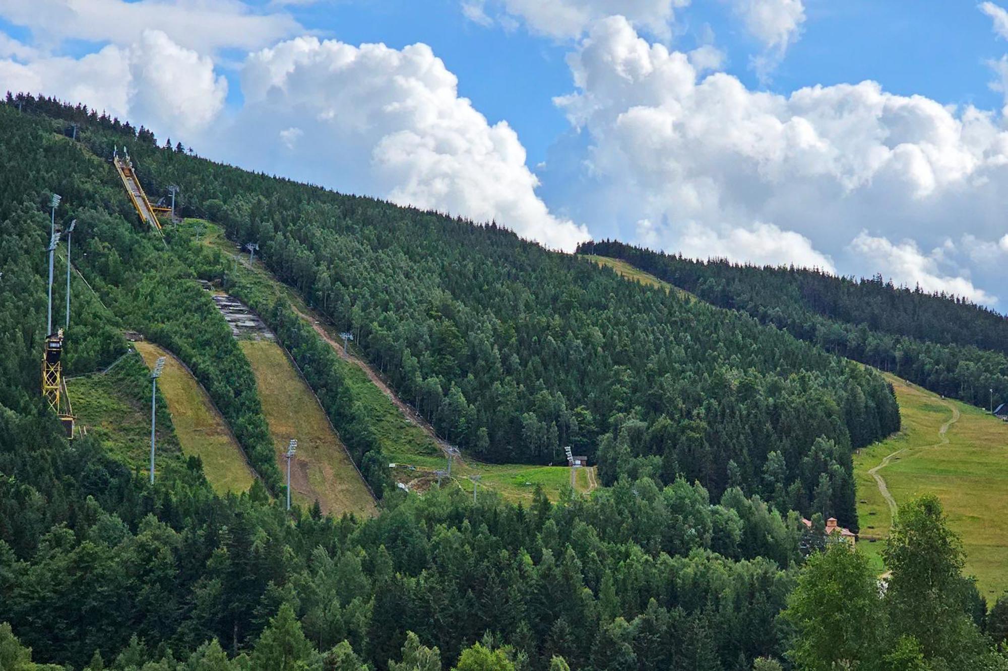 Enjoyharrachov: Central Apartment with Garden View and Entertainment Exterior photo